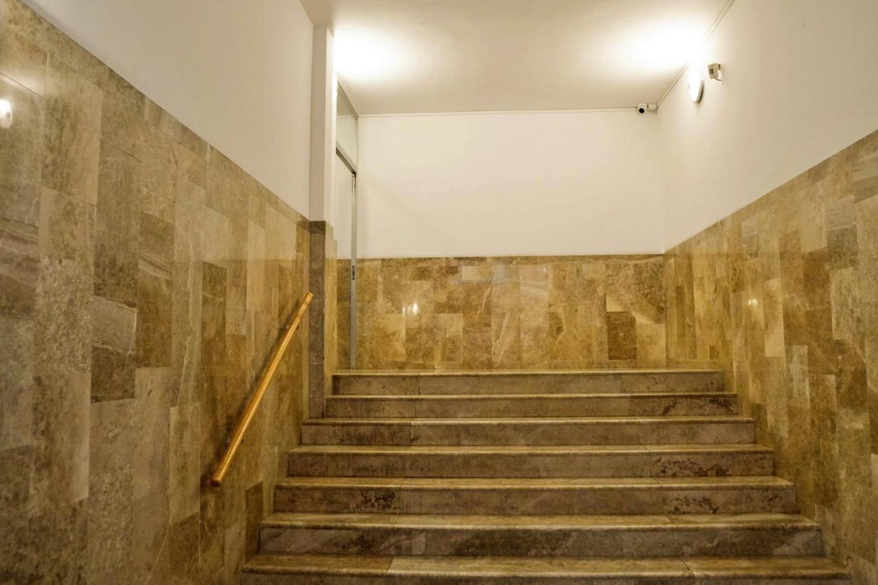 City Center Grand Apartment - Three-Bedroom, Free Parking Sarajevo Exterior photo